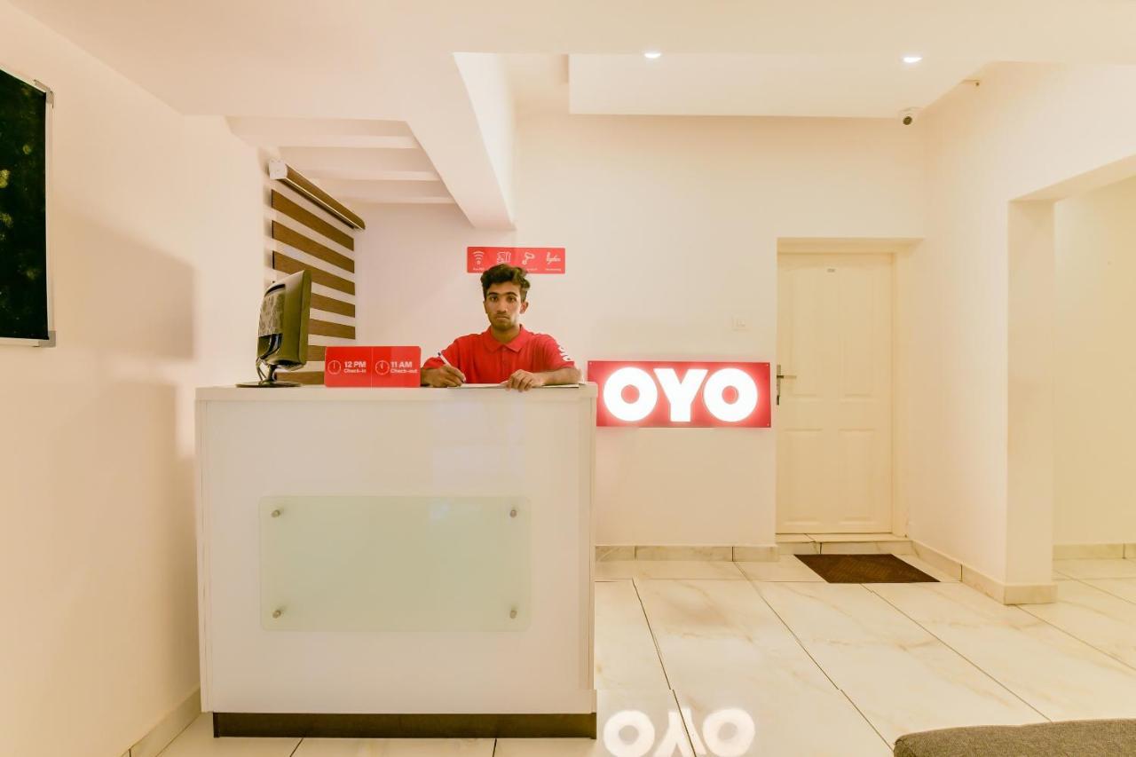 Oyo15973F广场酒店 Kochi 外观 照片