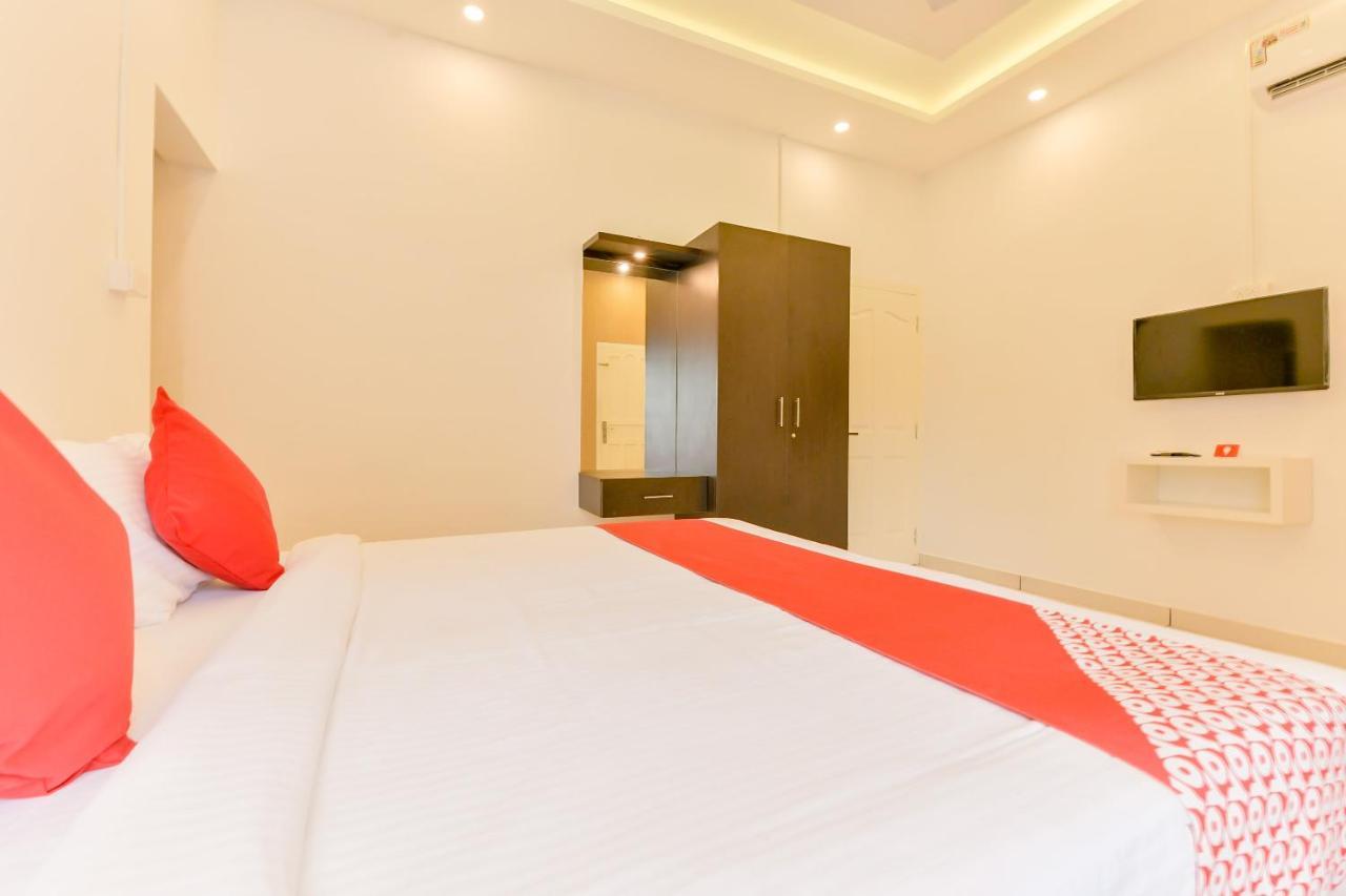 Oyo15973F广场酒店 Kochi 外观 照片